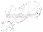 vespa 946 150 4Str / RED Wheel huosing - Mudguard