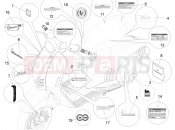 vespa 946 150 4Str / RED Plates - Emblems